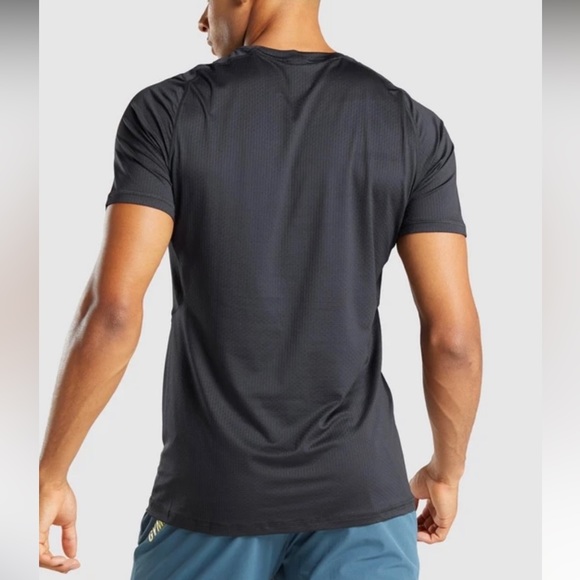 Gymshark Apex Mesh T-Shirt - Picture 2 of 9